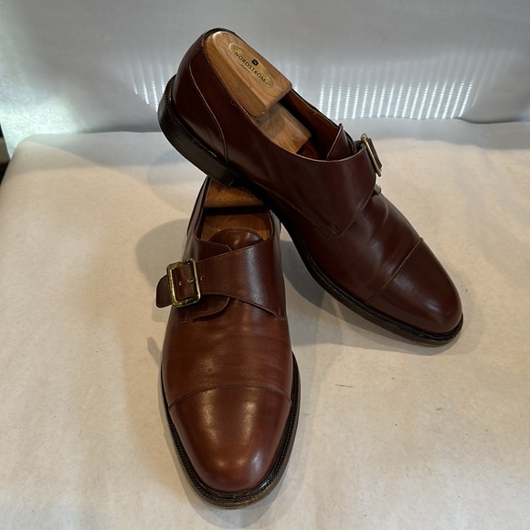 Mens Ferragamo Cognac colored size 10D cap toed shoes. - Picture 2 of 5
